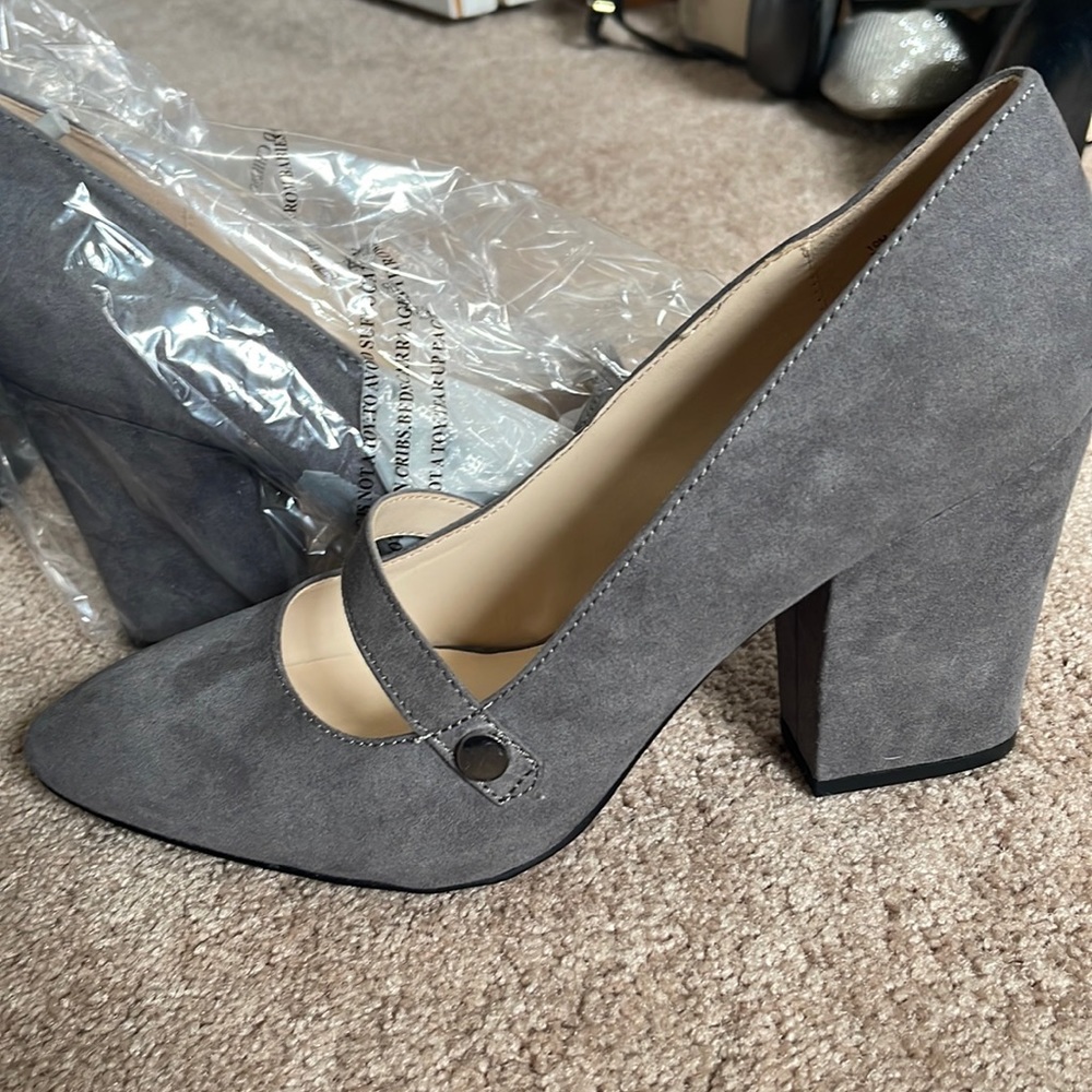 Brand new grey suede Nine West pump
